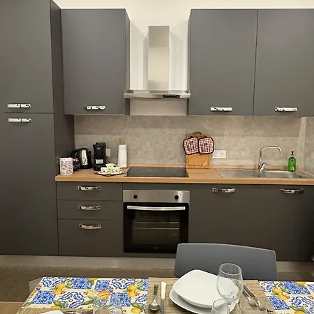 Residenza Stabile 64 Палермо